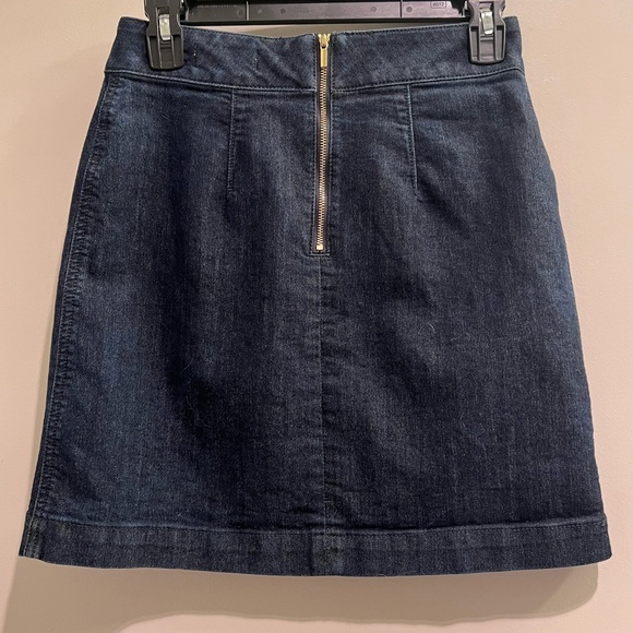 LOFT Women's Dark Wash Denim A-Line Skirt Size 00 Knee Length Blue - Picture 2 of 6